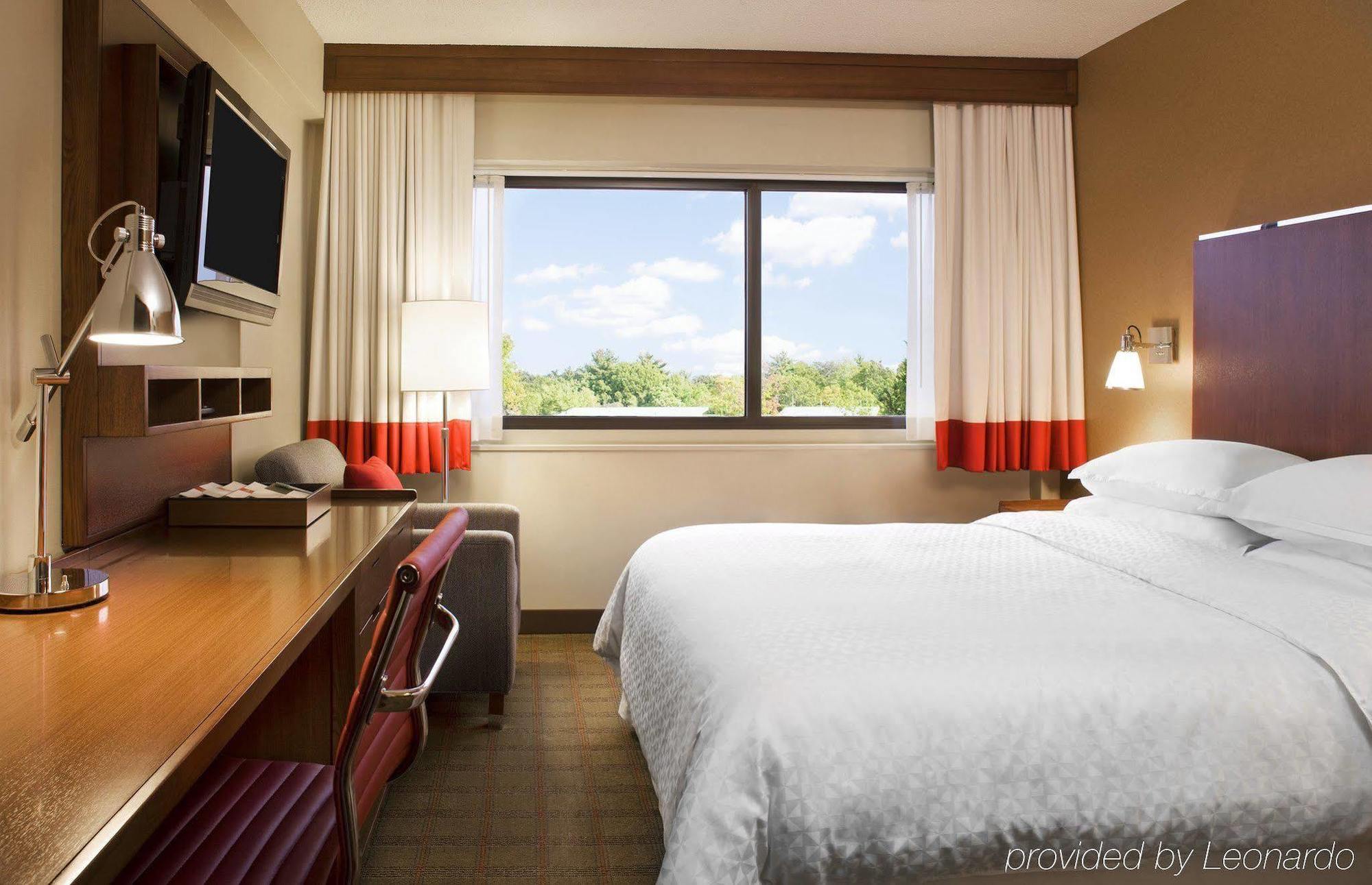 Four Points By Sheraton Louisville Airport Bagian luar foto