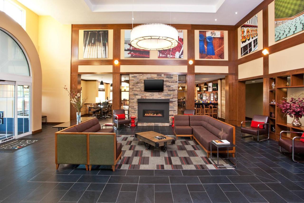 Four Points By Sheraton Louisville Airport Bagian luar foto